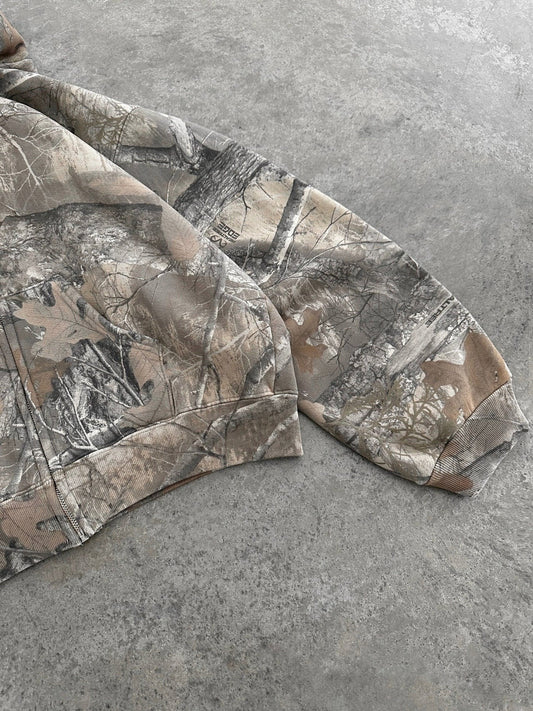 SUDADERA CROP CON CAPUCHA CAMUFLAJE Y CREMALLERA - Ada Cepeda Shop