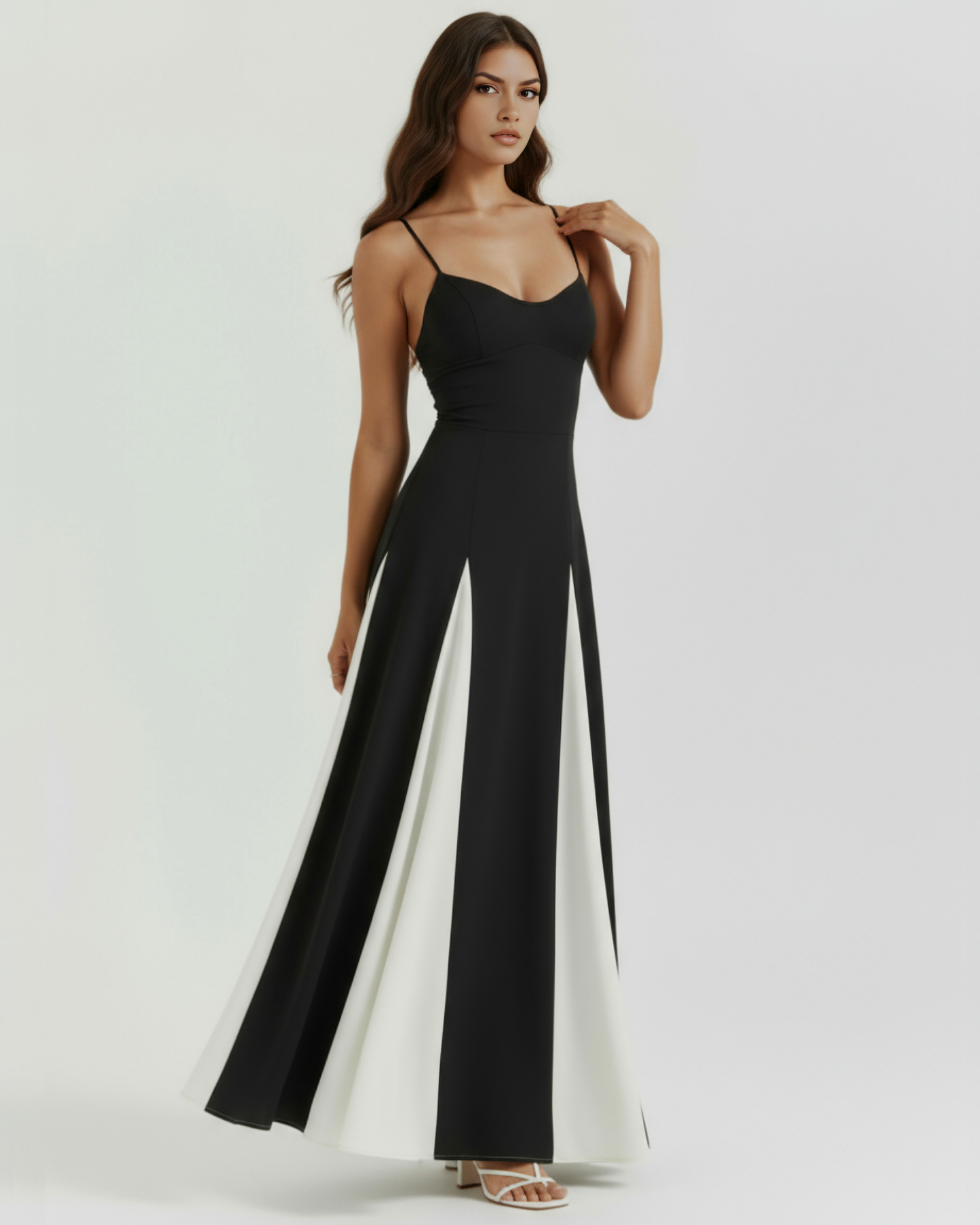 PORTO|VESTIDO LARGO NEGRO CON DETALLES FLUIDOS - Ada Cepeda Shop