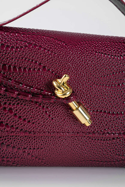 CLUTCH ELEGANTE TEXTURIZADO CON ASA Y CIERRE DORADO - Ada Cepeda Shop