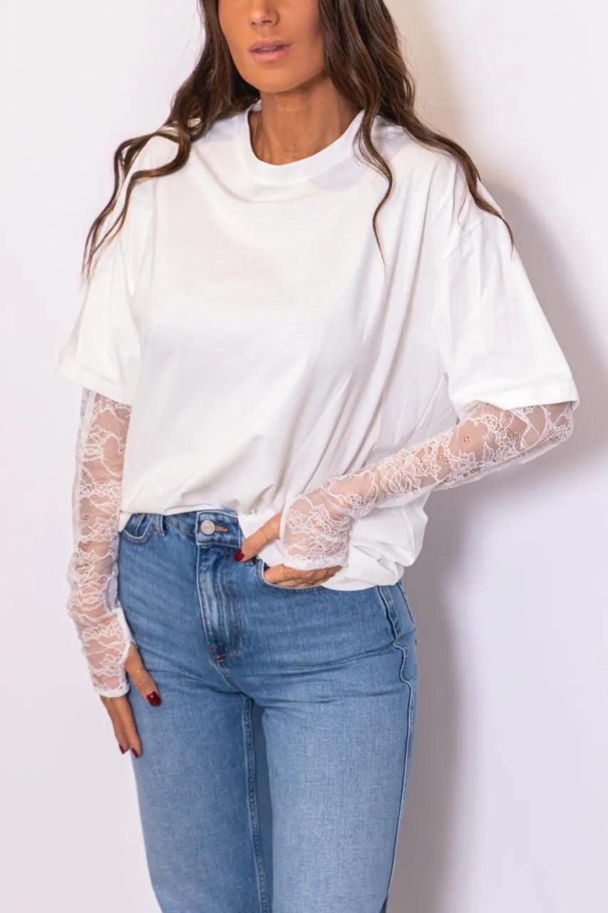 LOLA|CAMISETA CON ENCAJE - Ada Cepeda Shop