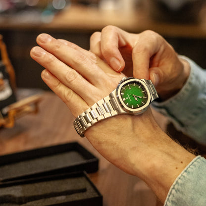 RELOJ ACERO LUXE HOMBRE – DISEÑO ELEGANTE CON ESFERA VERDE PREMIUM - Ada Cepeda Shop