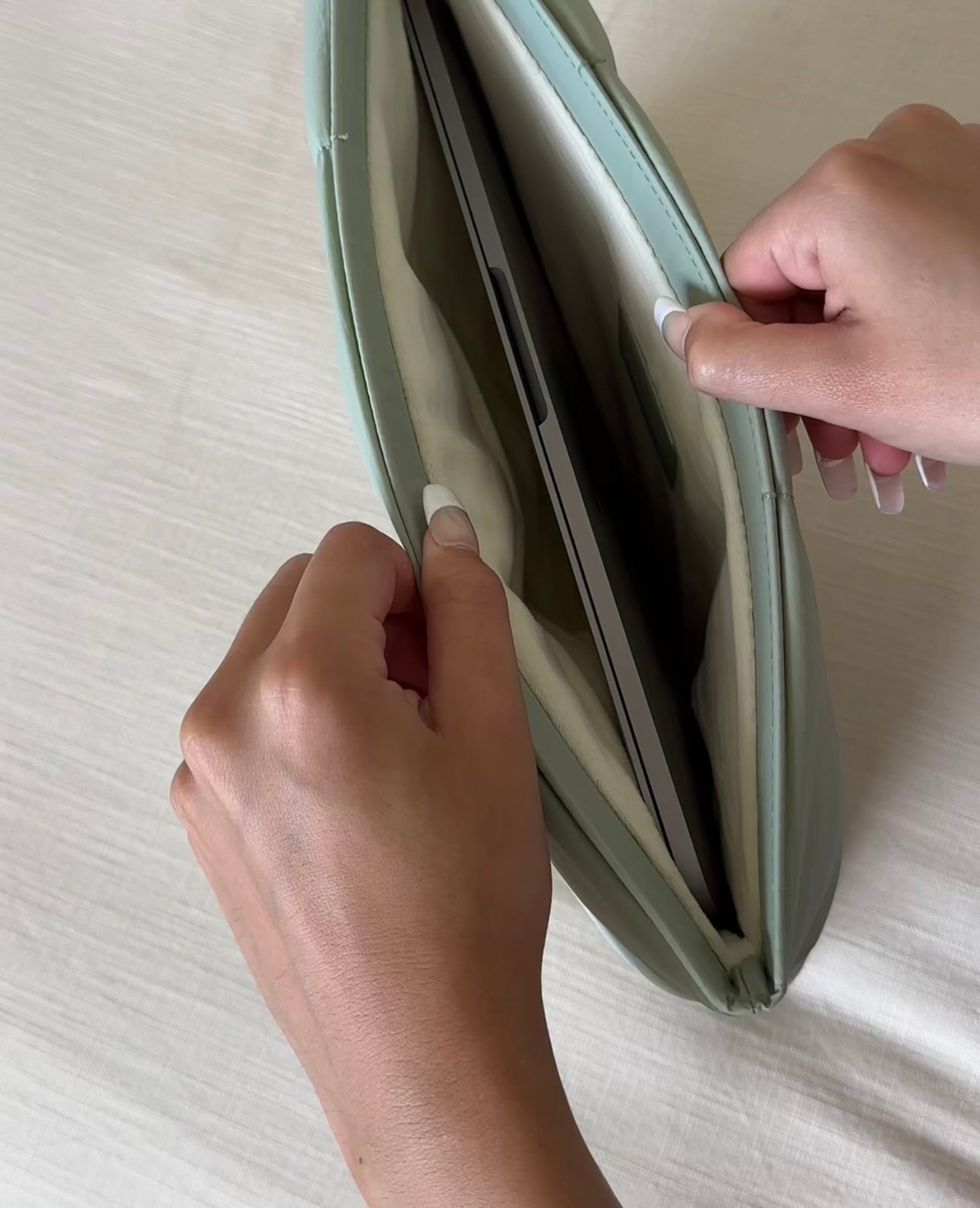 CRESI|FUNDA PARA PORTÁTIL - Ada Cepeda Shop