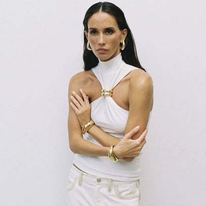 JAVI|VESTIDO HALTER AJUSTADO CON DETALLE DORADO - Ada Cepeda Shop