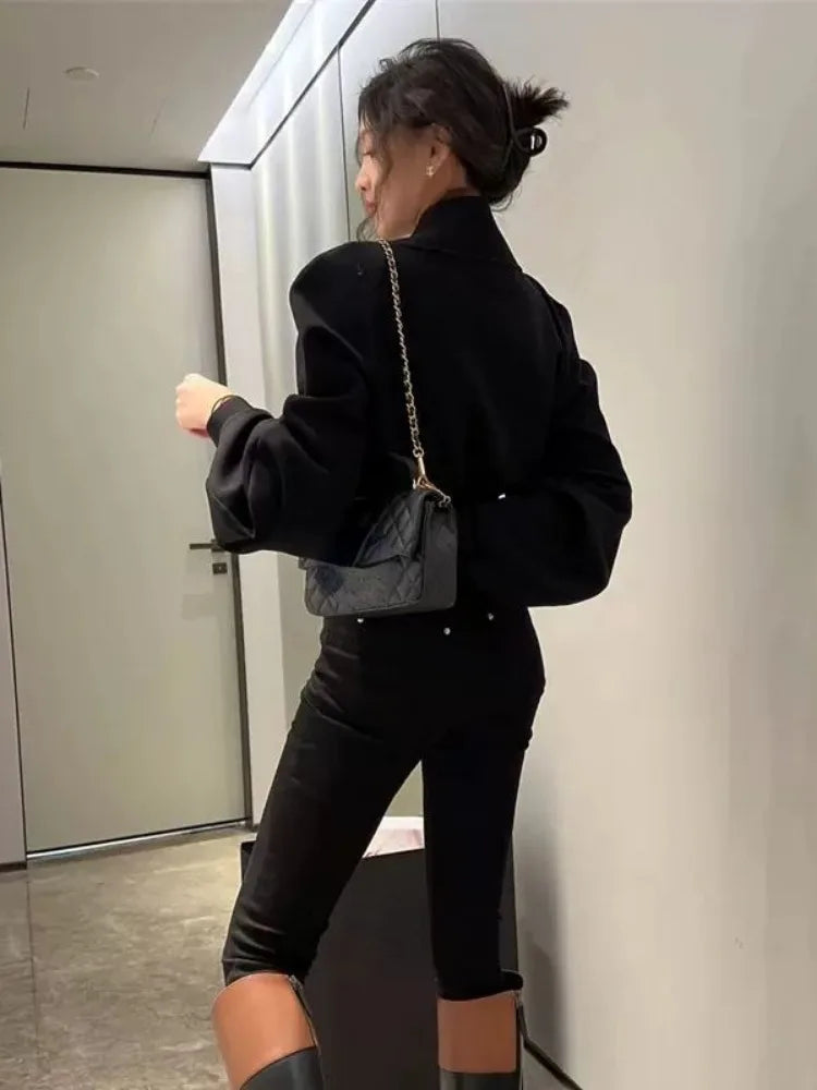 LUKK|CHAQUETA CROP MANGA GLOBO CON DETALLE FRONTAL - Ada Cepeda Shop