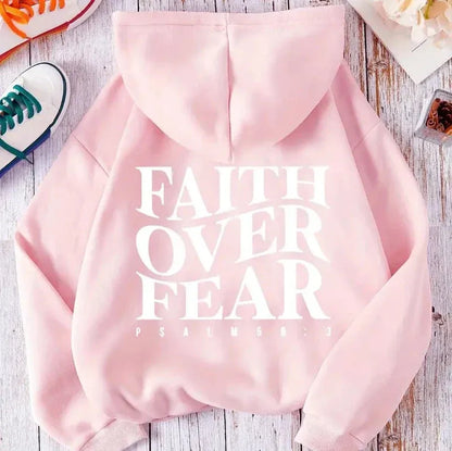 SUDADERA CON CAPUCHA FAITH OVER FEAR ESTILO INSPIRACIONAL - Ada Cepeda Shop