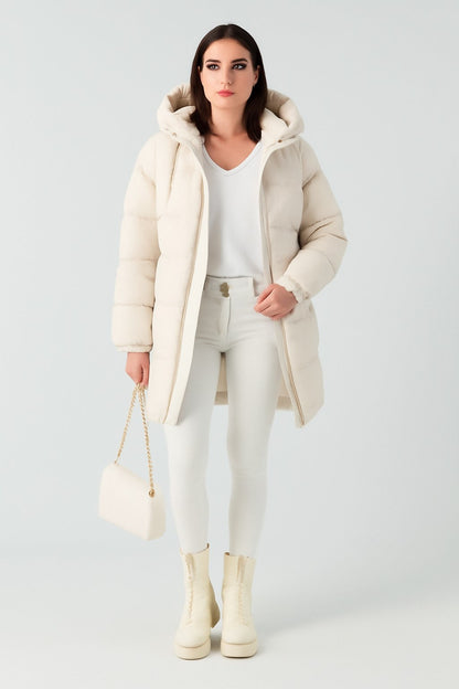 CHAQUETA ACOLCHADA LARGA CON CAPUCHA PARA MUJER - Ada Cepeda Shop