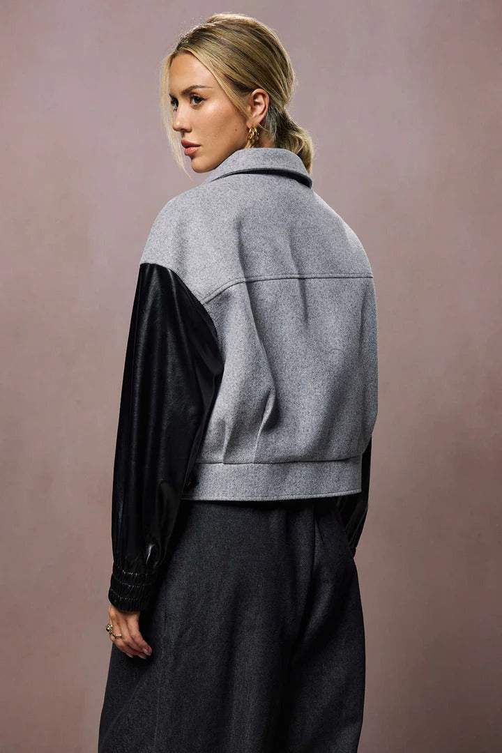 CHAQUETA HÍBRIDA DE PIEL SINTÉTICA - Ada Cepeda Shop