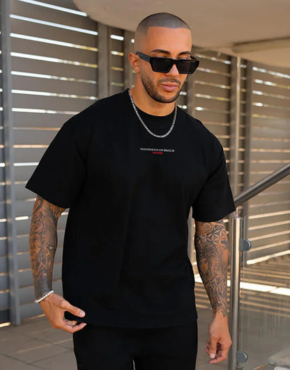 CLUB|CAMISETA NEGRA STREETWEAR WORLD TOUR – DISEÑO URBANO EXCLUSIVO - Ada Cepeda Shop