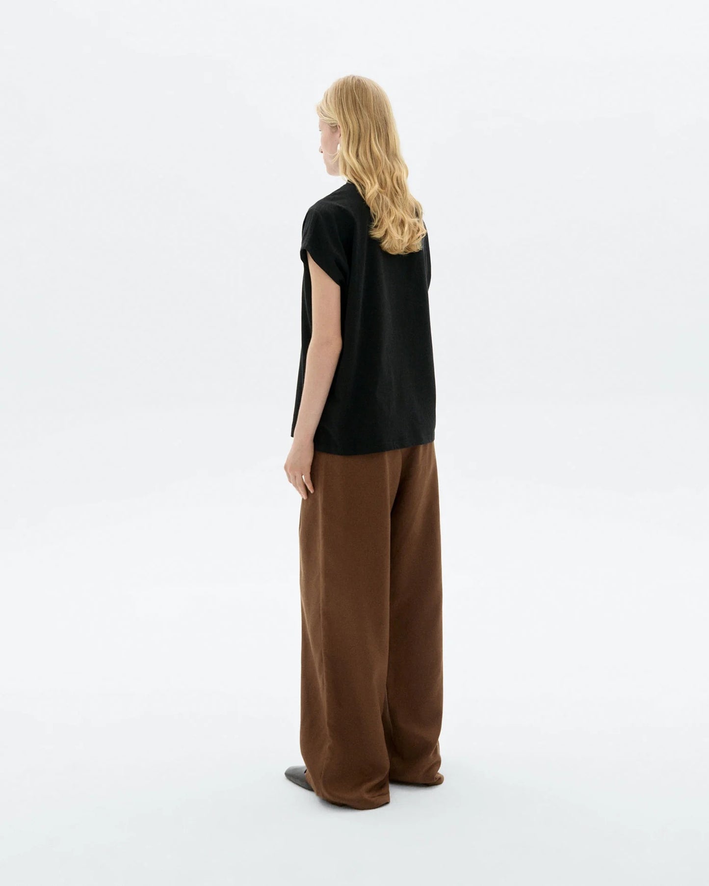 FLOR|CAMISETA FLORES BORDADAS - Ada Cepeda Shop