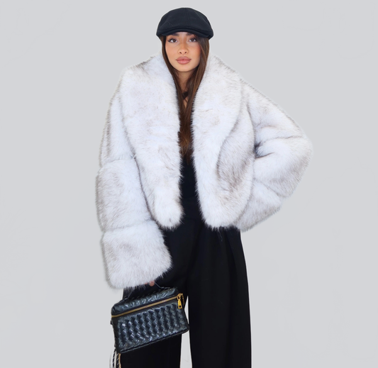 ABRIGO CORTO DE PELO SINTÉTICO GRIS CLARO - Ada Cepeda Shop