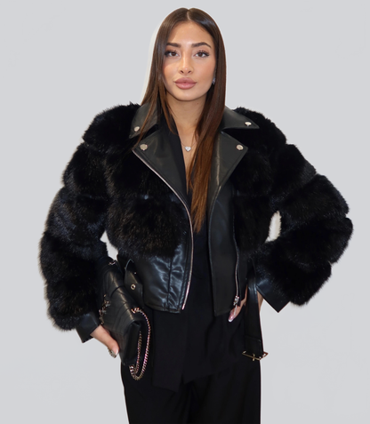 CHAQUETA NEGRA DE EFECTO PIEL CON MANGAS DE PELO - Ada Cepeda Shop