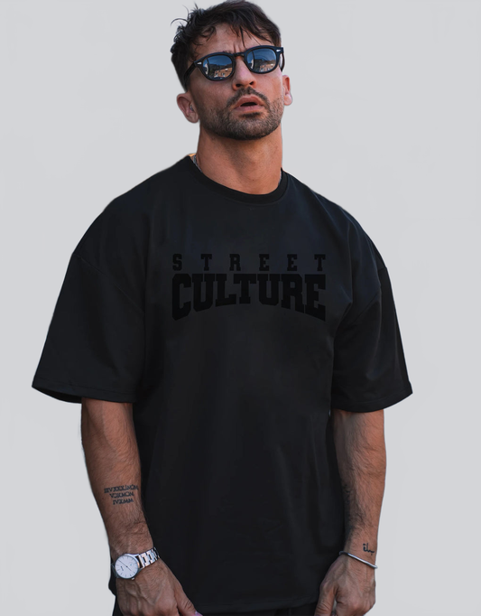 CAMISETA STREET CULTURE OVERSIZE NEGRA - Ada Cepeda Shop