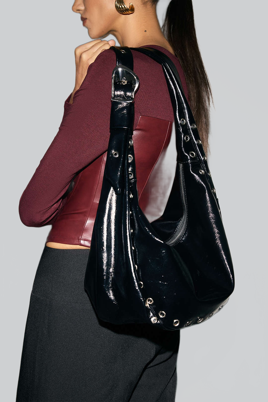 BOLSO CON TACHUELAS - Ada Cepeda Shop